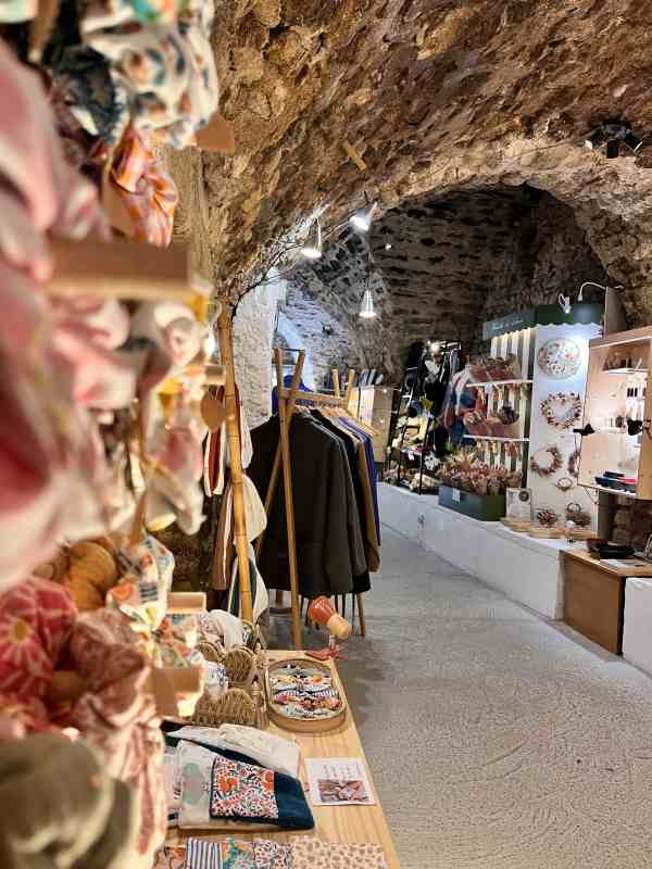 Boutique artisanat local cucuron Boutique createurs locaux cuc factory cucuron